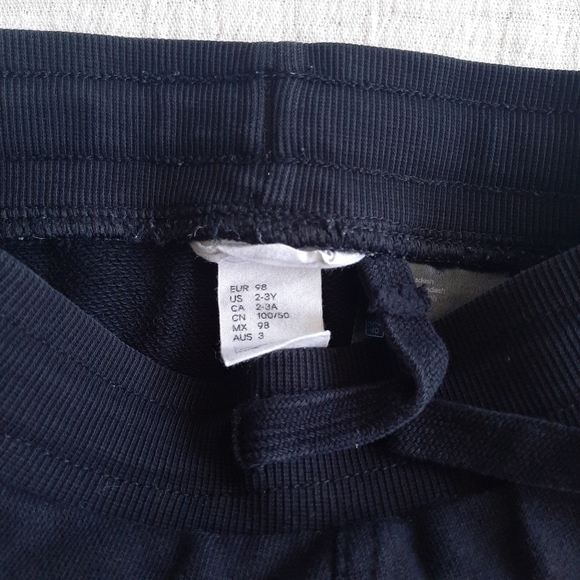 H&M basic shorts size 2-3 years - Picture 5 of 6